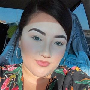 Meet your Posher, Esmeralda